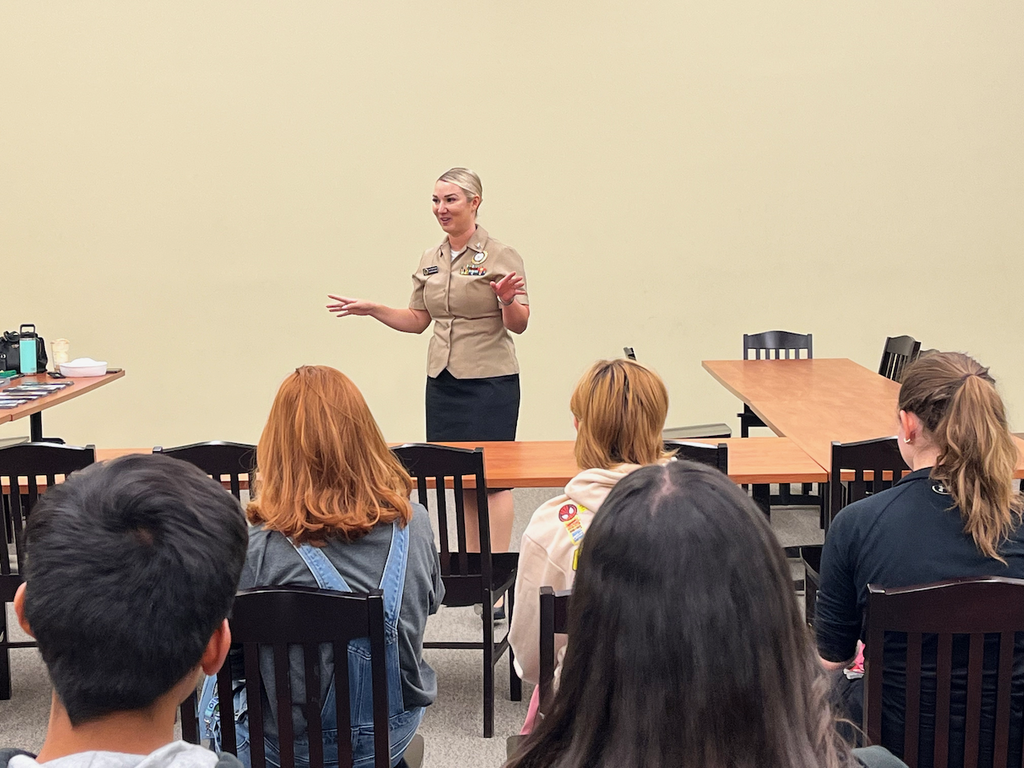 NROTC reps discuss salary and benefits